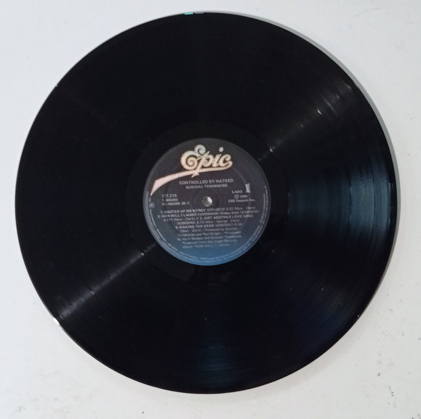 Suicidal Tendencies - Controlled By Hatred / Feel Like Shit... Deja-Vu (LP Nacional - Usado)